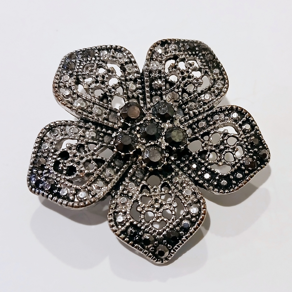 Vintage Black and Silver Floral Brooch